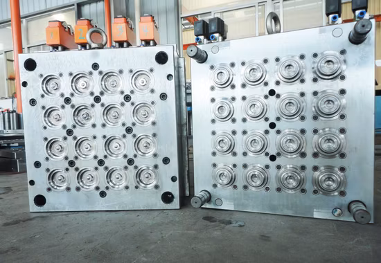 Injection en plastique de cavités multi de cavités d'OEM 4 moule de bouchon de bouteille de 5 gallons